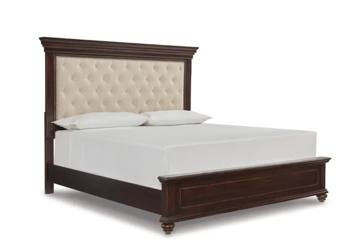 Brynhurst Queen Upholstered Bed